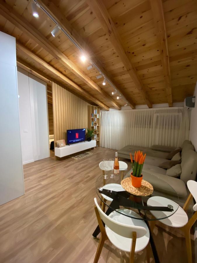 Lovely Loft 1-Bedroom In The Heart Of Tirana Exteriör bild